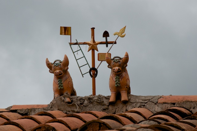 19. Peruvian roof shrine