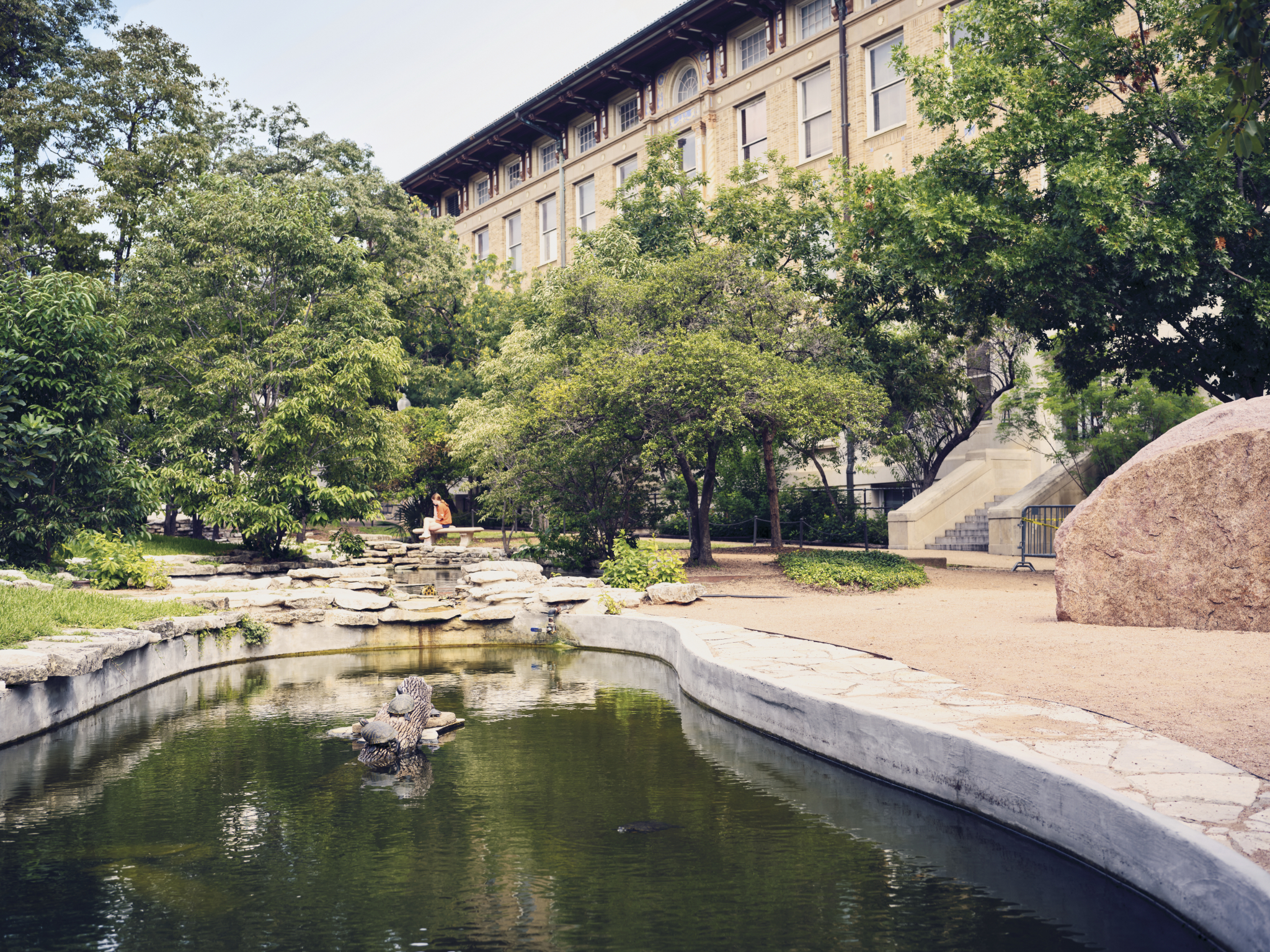 The Biological Laboratories at UT