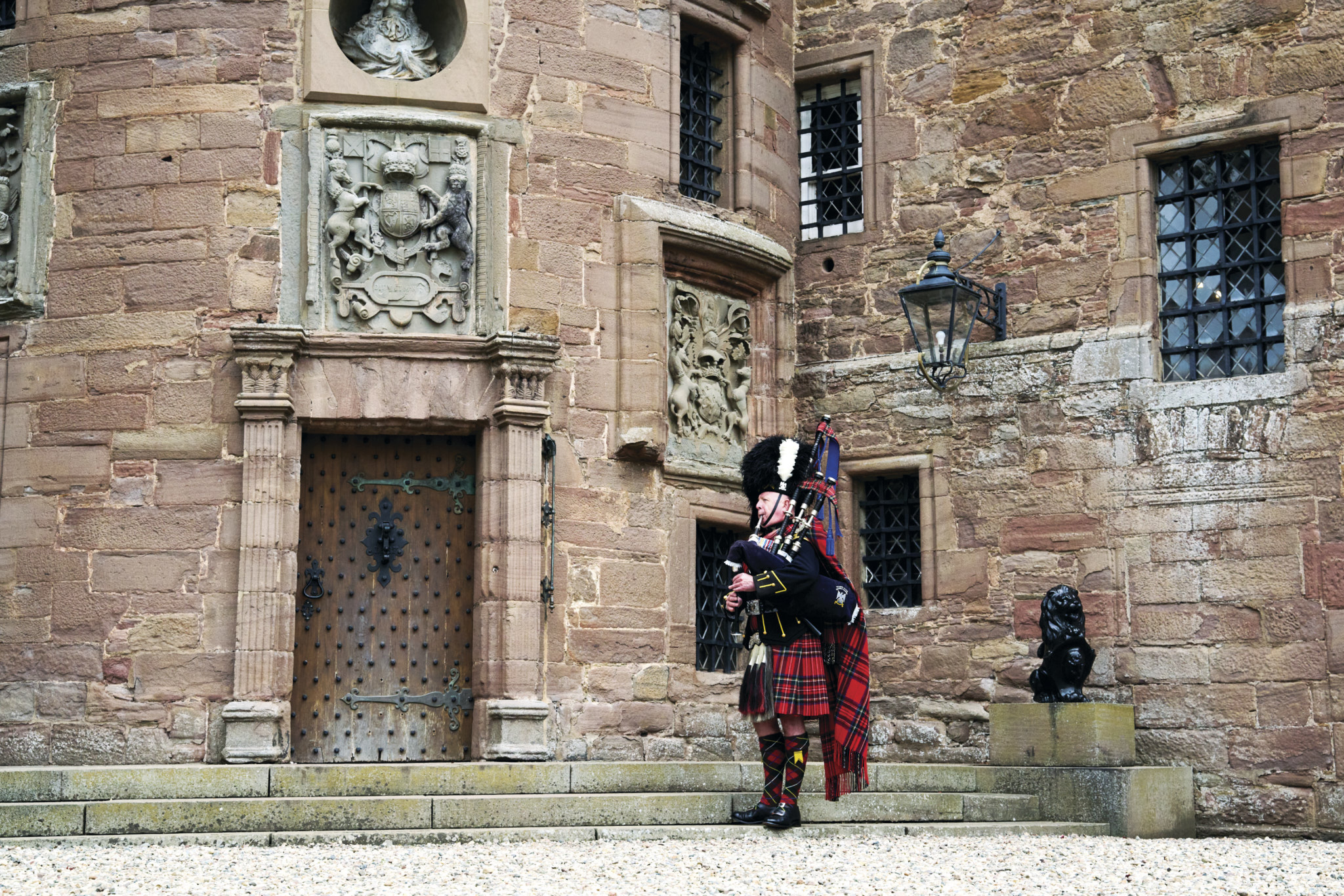 Piper at Glamis Castle