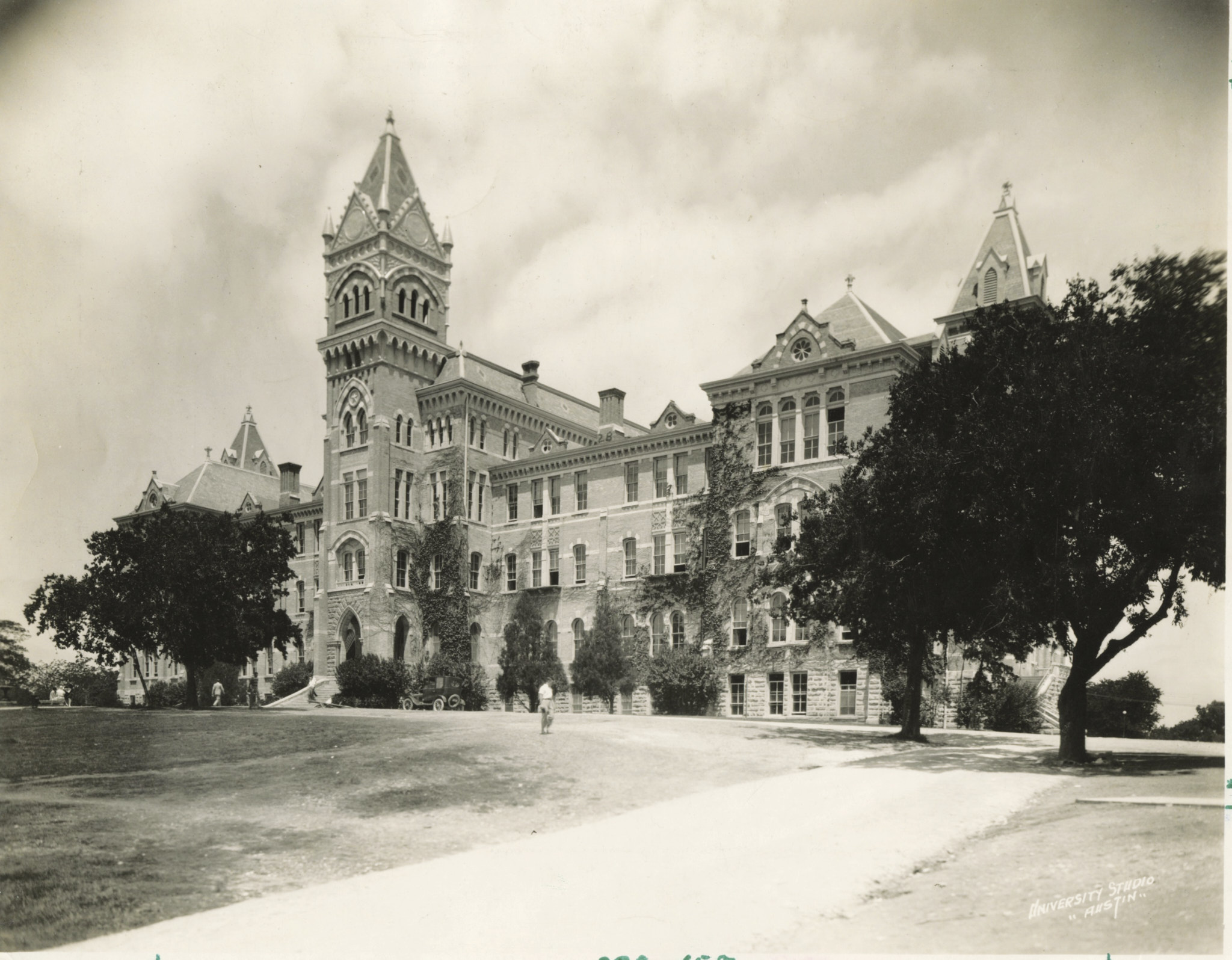 The old main building from 1908