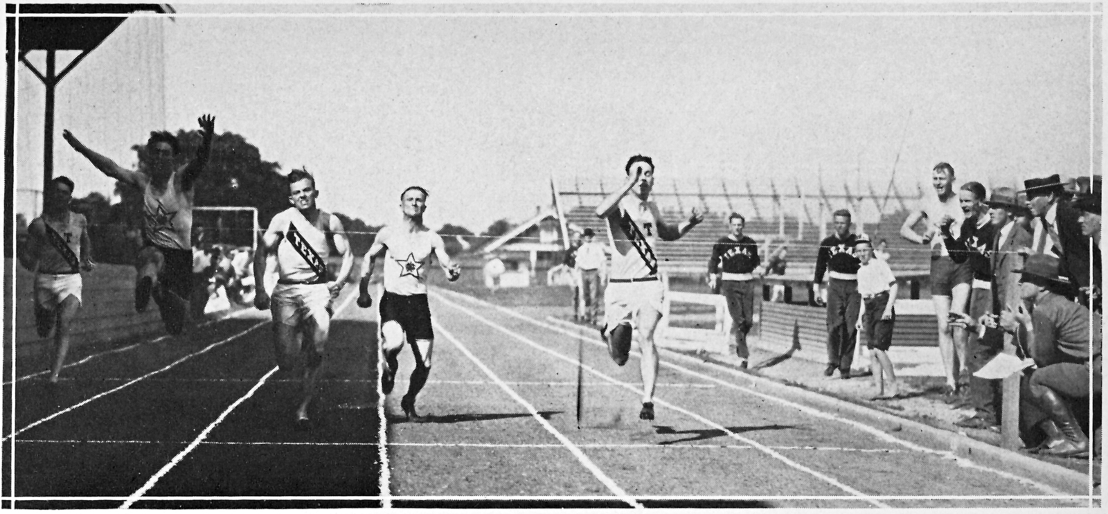 1924-Close-finish-100-yard-dash