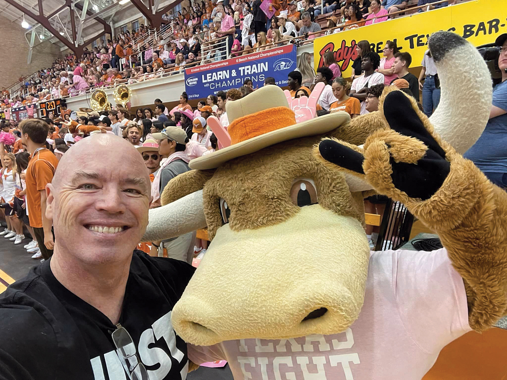 Gary-Thompson_Bevo_pink-out-web-3