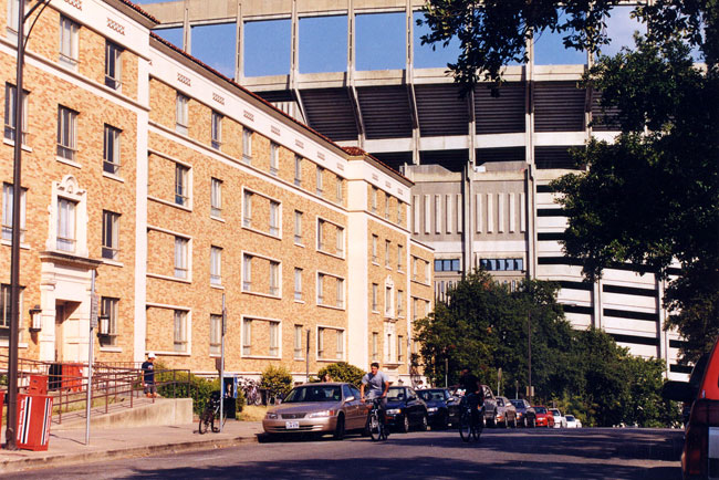 UT to Offer Sober Freshman Dorm