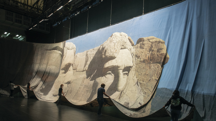 hollywood backdrop of mt. rushmore