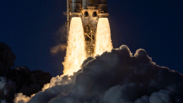 A close up shot of the rocket fire on the Artemis II mission.