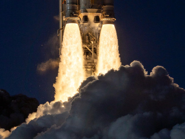 A close up shot of the rocket fire on the Artemis II mission.