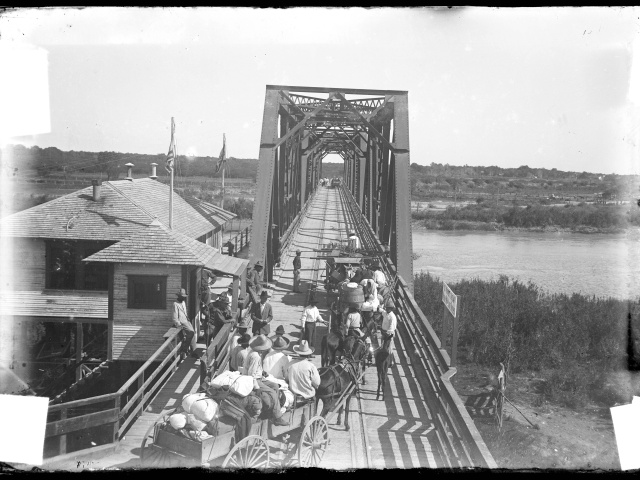 01.Photo_Border Crossing Bridge