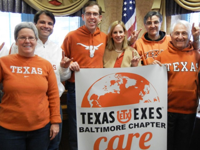 Texas Exes Chapters Nationwide Participate in UT Service Project