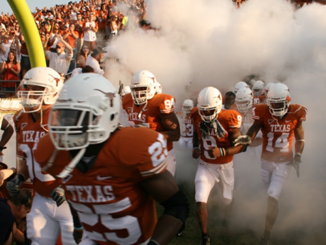 UT Football Grad Rates Surpass University-Wide Goal