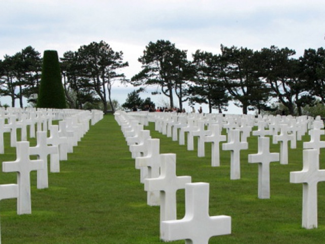 Flying Longhorns Pay Tribute to Veterans in Normandy