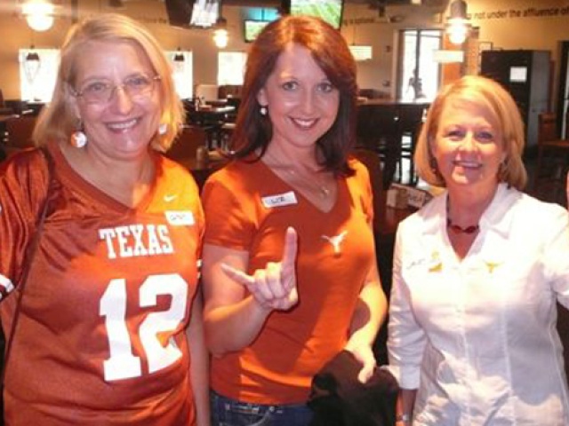 Dallas Chapter Legacy Group Unites Older Alumni