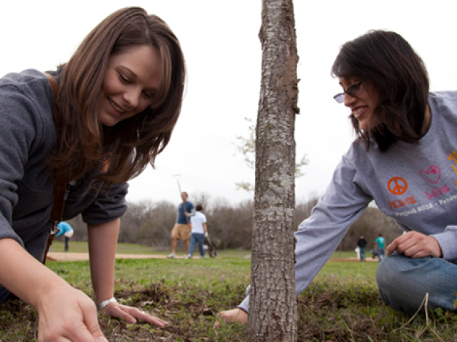 Longhorns to Give Back During Project Worldwide