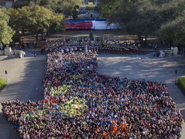 UT Austin "class photo" in the shape of Texas