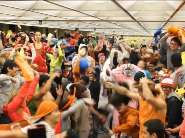 Longhorns Do the Harlem Shake [Watch]