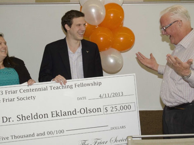 Former Provost Receives UT's Largest Undergrad Teaching Award