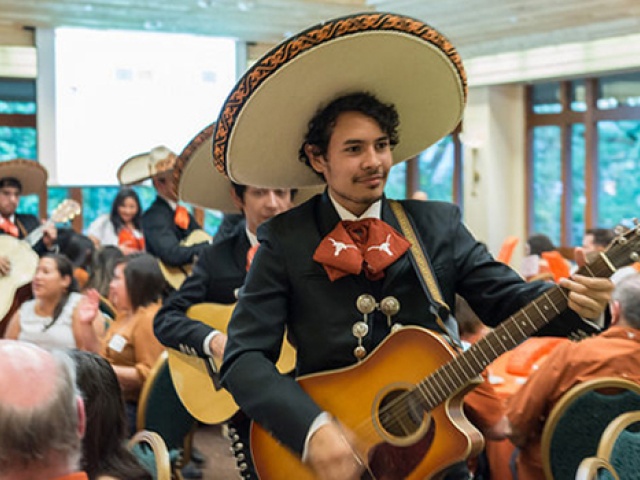 Viva Texas: Scenes From the 2014 Hispanic Alumni Fiesta