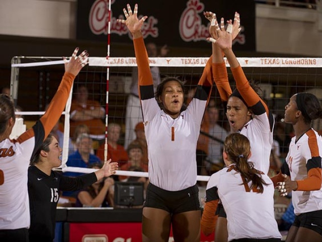 No. 8 Texas Volleyball Knocks Off Kansas in Big 12 Opener