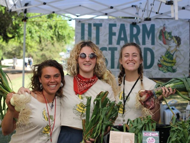 UT Farm Stand Brings Fresh Produce to Campus