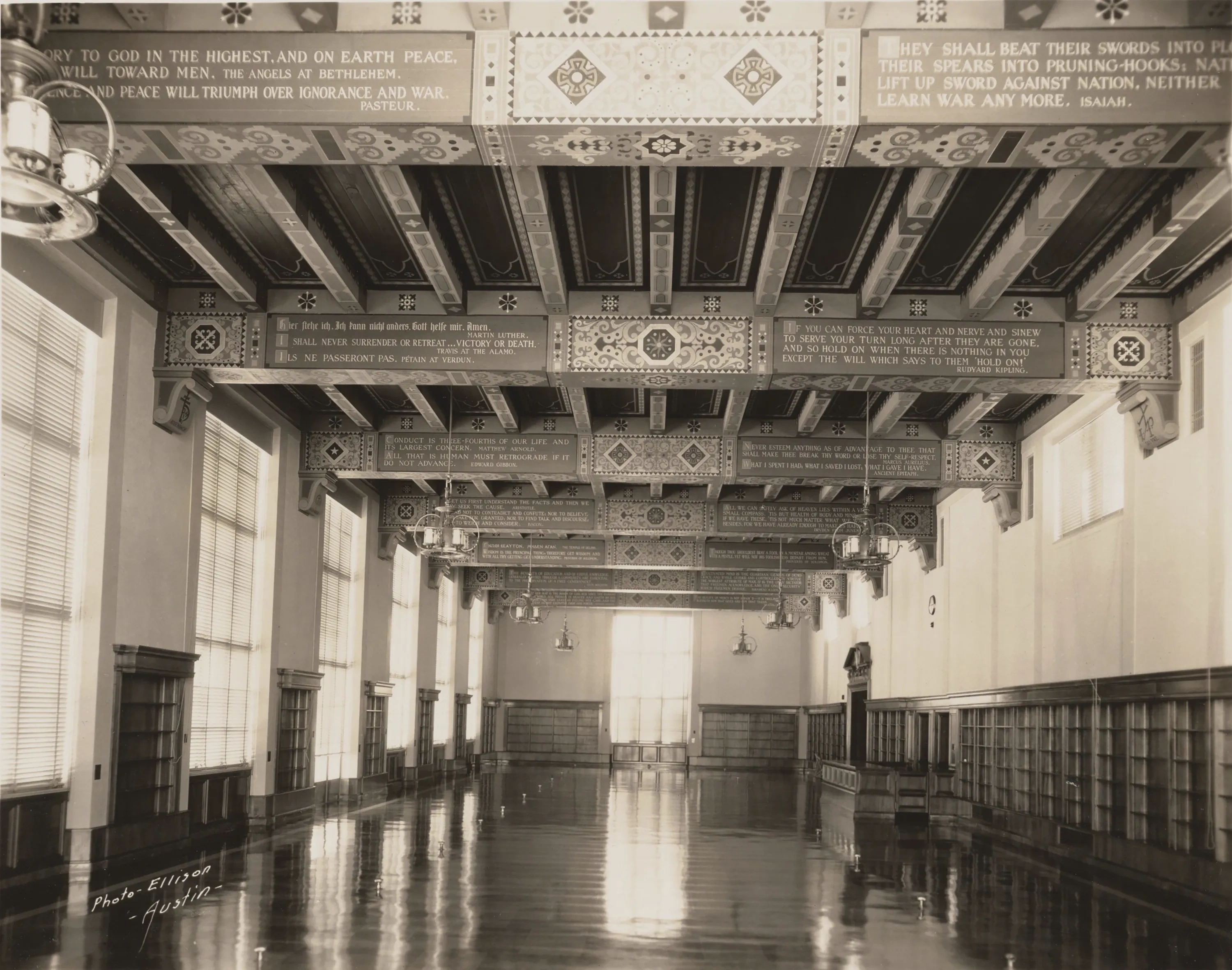 An archival shot of an empty Hall of Noble Words at UT.